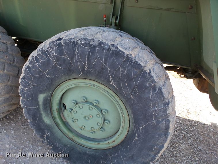 image for item DH7785 1989 P & H HSHMC-25 crane