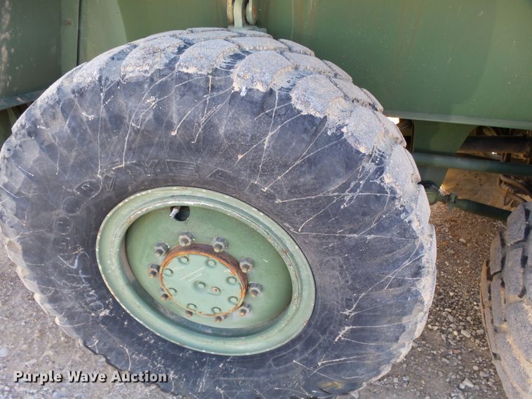 image for item DH7785 1989 P & H HSHMC-25 crane