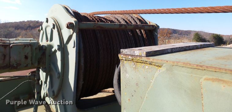 image for item DH7785 1989 P & H HSHMC-25 crane