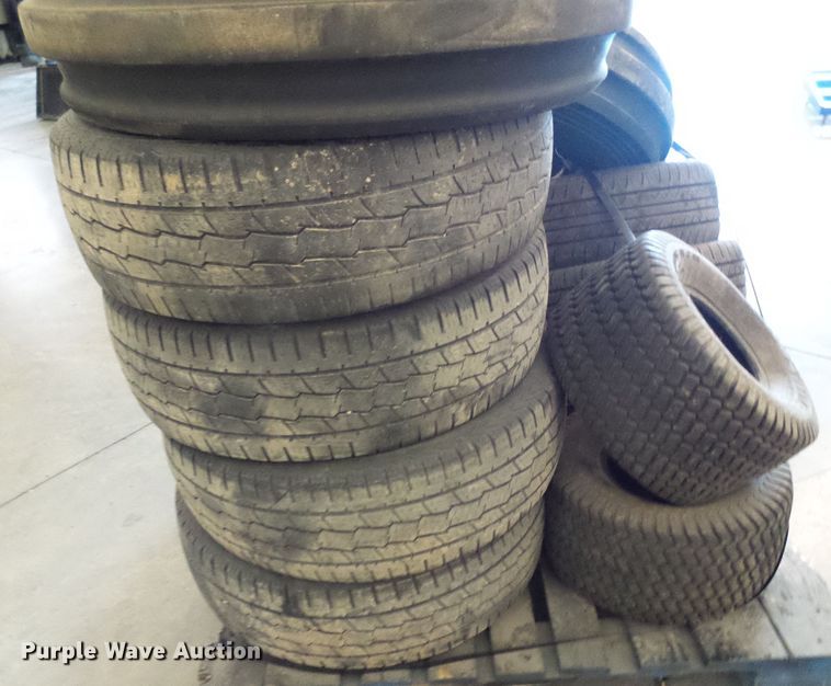 image for item DI0693 Tires and wheels