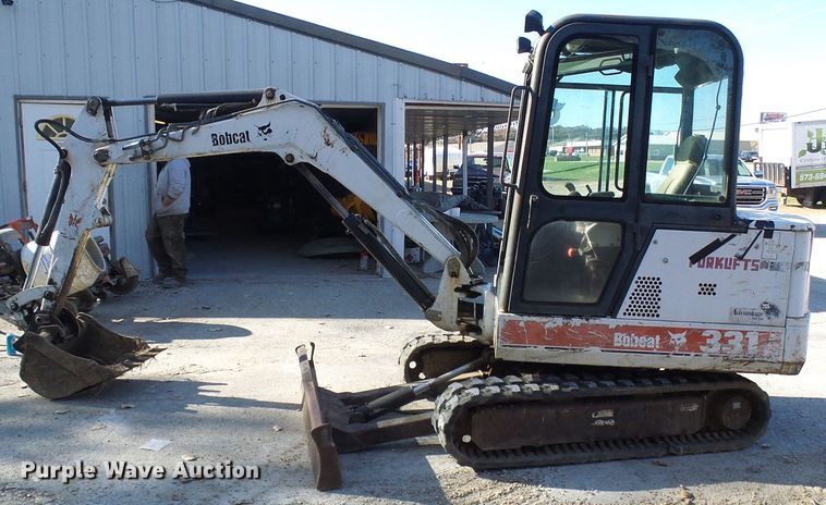 image for item DI0727 2000 Bobcat 331 mini excavator
