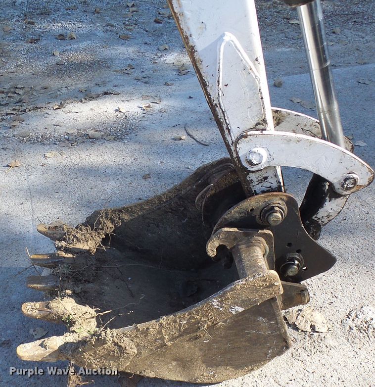 image for item DI0727 2000 Bobcat 331 mini excavator