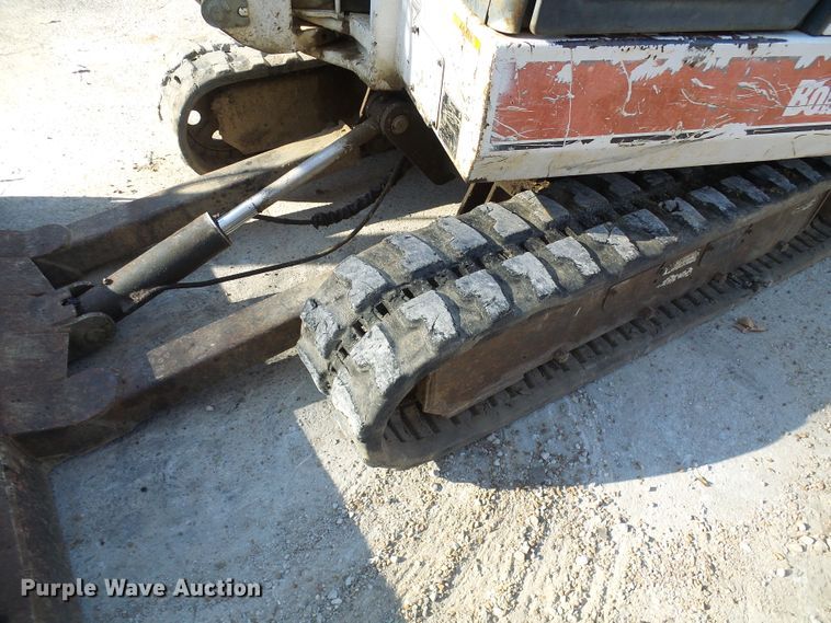 image for item DI0727 2000 Bobcat 331 mini excavator