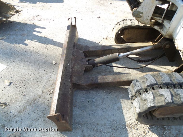 image for item DI0727 2000 Bobcat 331 mini excavator