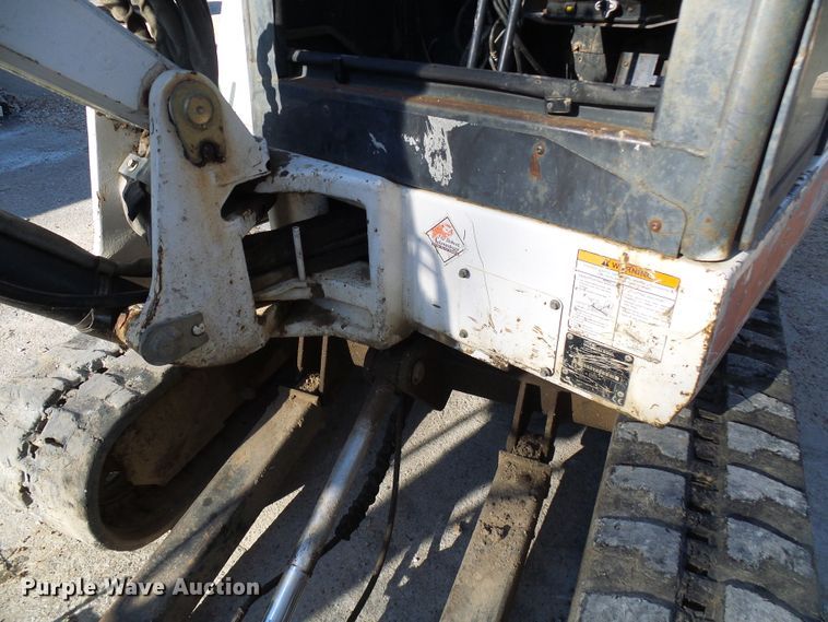 image for item DI0727 2000 Bobcat 331 mini excavator