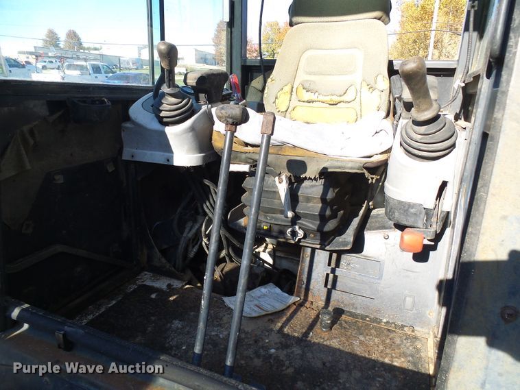 image for item DI0727 2000 Bobcat 331 mini excavator