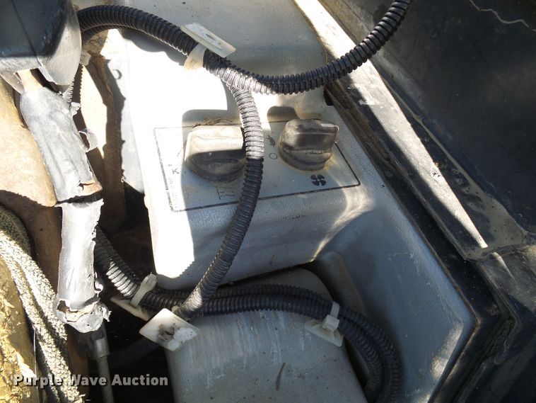 image for item DI0727 2000 Bobcat 331 mini excavator