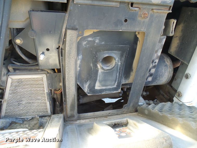 image for item DI0727 2000 Bobcat 331 mini excavator