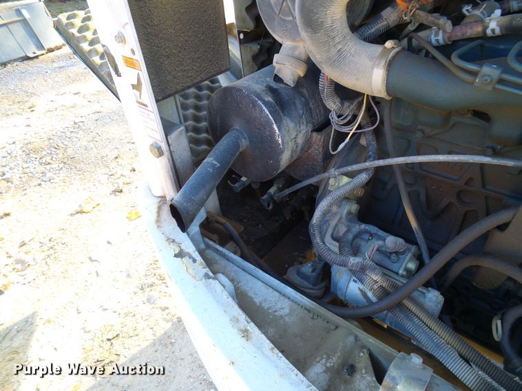 image for item DI0727 2000 Bobcat 331 mini excavator