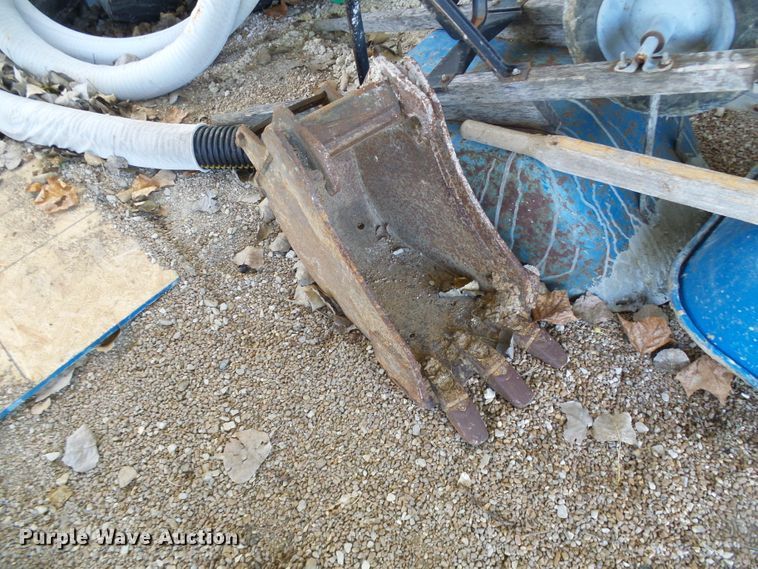 image for item DI0727 2000 Bobcat 331 mini excavator