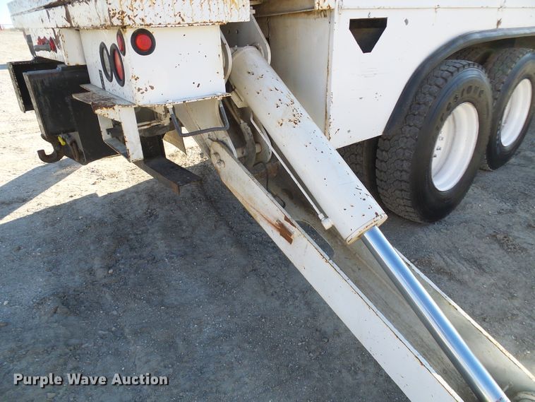 image for item DI0734 2004 International 7400 bucket truck