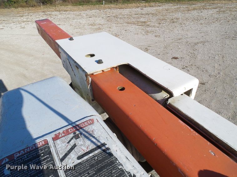 image for item DI0734 2004 International 7400 bucket truck