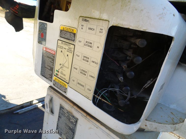 image for item DI0734 2004 International 7400 bucket truck