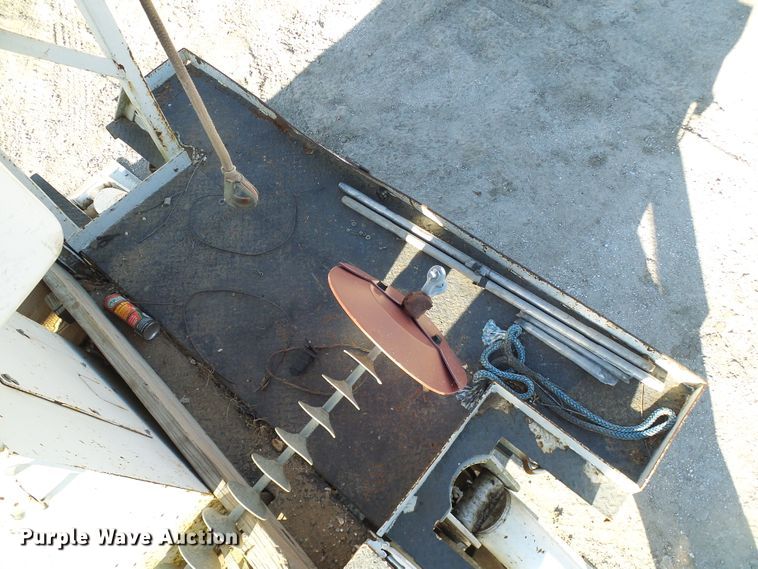 image for item DI0734 2004 International 7400 bucket truck