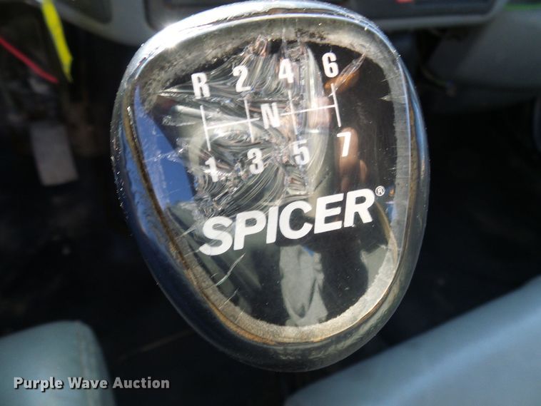 image for item DI0734 2004 International 7400 bucket truck