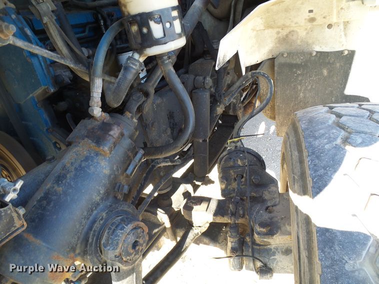 image for item DI0734 2004 International 7400 bucket truck