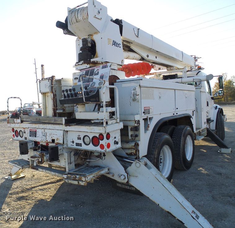 image for item DI0735 2006 Freightliner Business Class M2 digger derrick truck