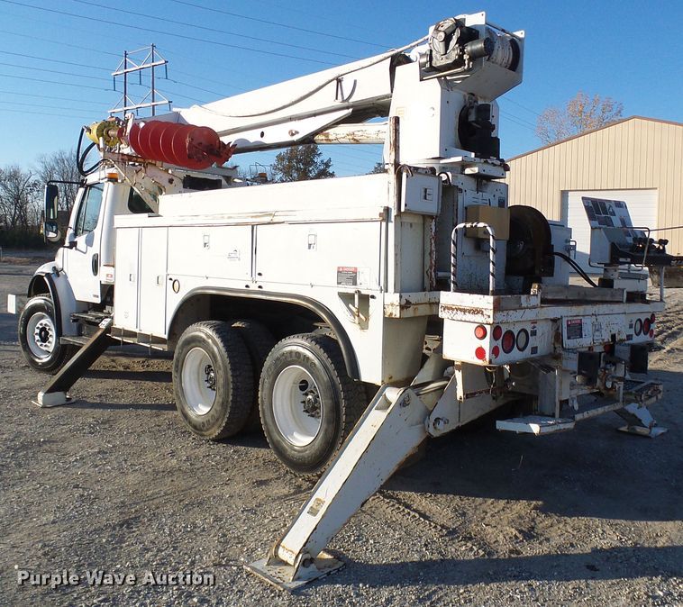 image for item DI0735 2006 Freightliner Business Class M2 digger derrick truck