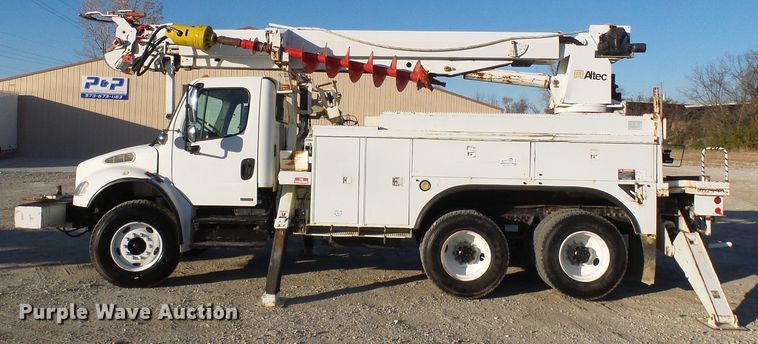 image for item DI0735 2006 Freightliner Business Class M2 digger derrick truck