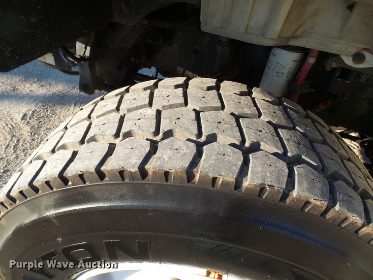 image for item DI0735 2006 Freightliner Business Class M2 digger derrick truck