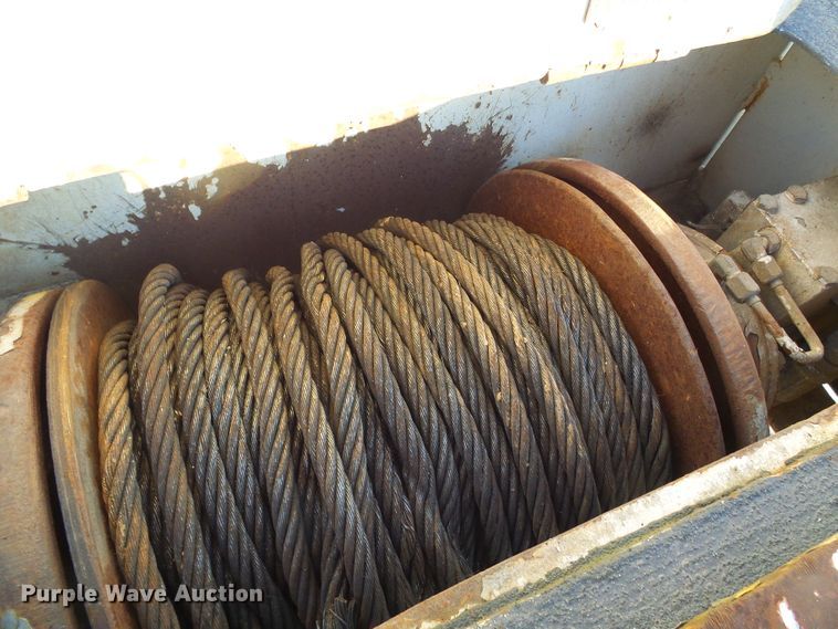 image for item DI0735 2006 Freightliner Business Class M2 digger derrick truck