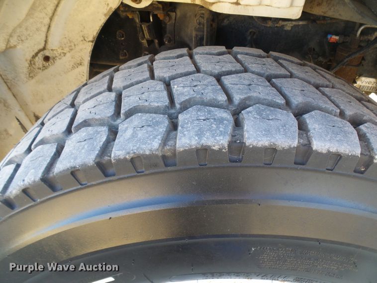 image for item DI0735 2006 Freightliner Business Class M2 digger derrick truck