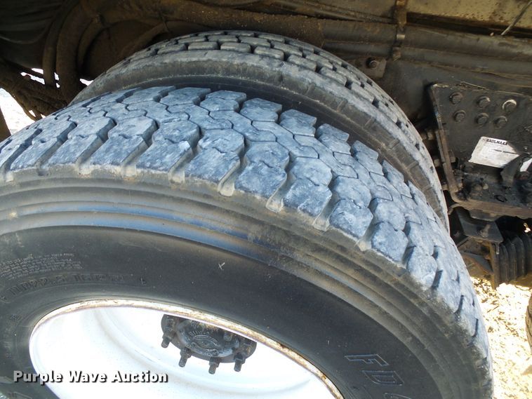 image for item DI0735 2006 Freightliner Business Class M2 digger derrick truck