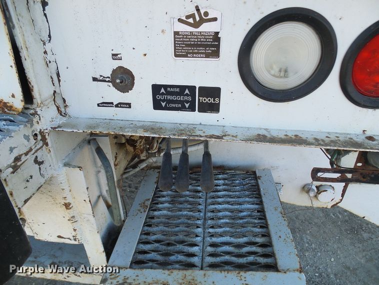 image for item DI0735 2006 Freightliner Business Class M2 digger derrick truck