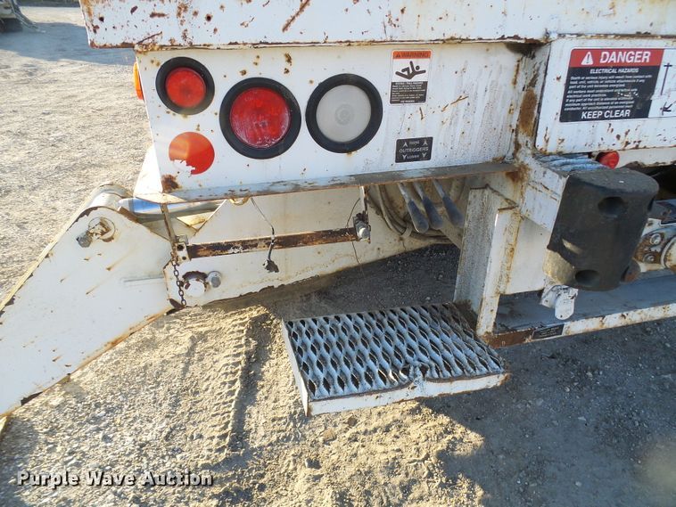 image for item DI0735 2006 Freightliner Business Class M2 digger derrick truck