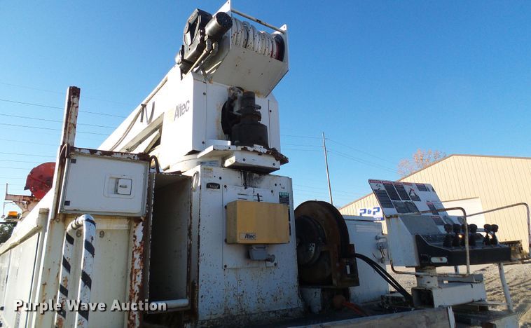 image for item DI0735 2006 Freightliner Business Class M2 digger derrick truck