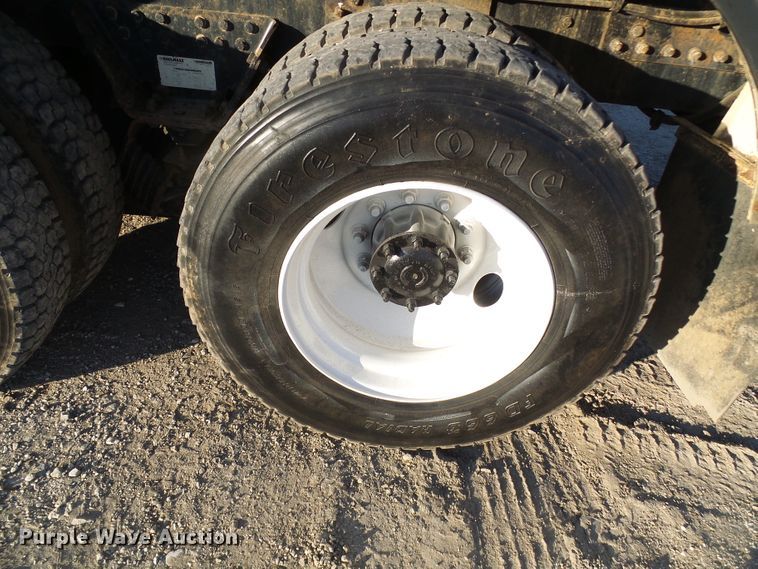 image for item DI0735 2006 Freightliner Business Class M2 digger derrick truck