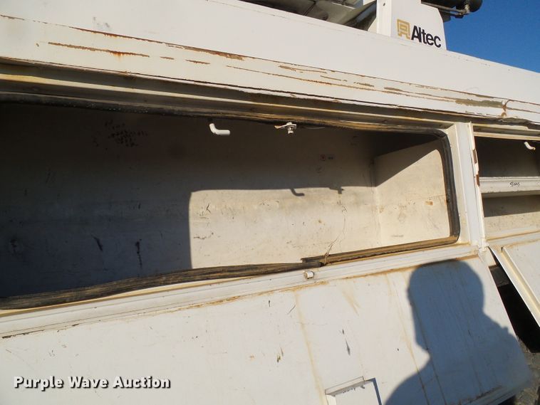 image for item DI0735 2006 Freightliner Business Class M2 digger derrick truck