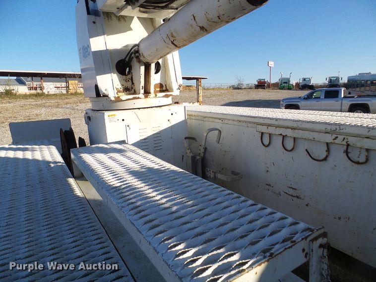 image for item DI0735 2006 Freightliner Business Class M2 digger derrick truck