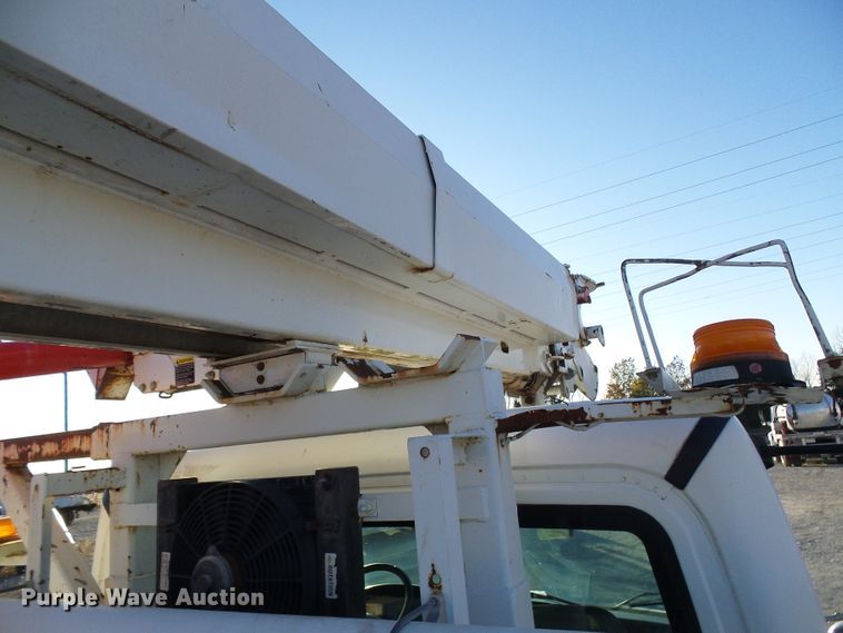 image for item DI0735 2006 Freightliner Business Class M2 digger derrick truck