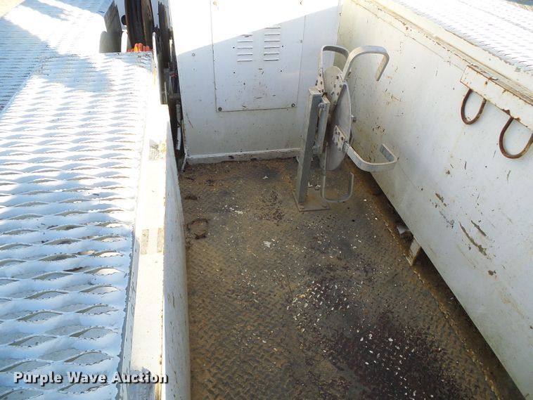 image for item DI0735 2006 Freightliner Business Class M2 digger derrick truck