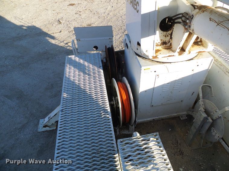 image for item DI0735 2006 Freightliner Business Class M2 digger derrick truck