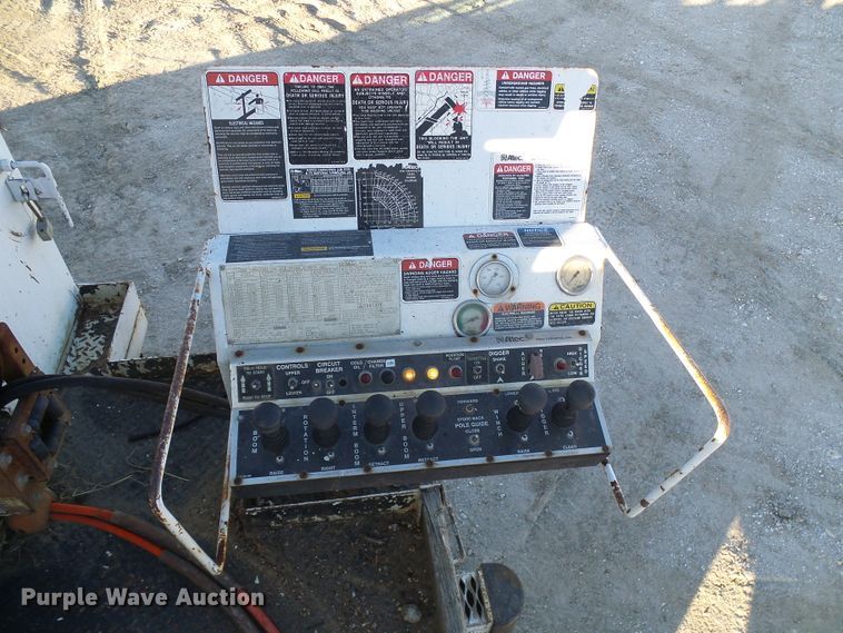 image for item DI0735 2006 Freightliner Business Class M2 digger derrick truck