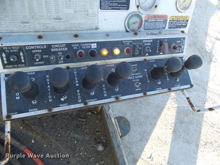 image for item DI0735 2006 Freightliner Business Class M2 digger derrick truck