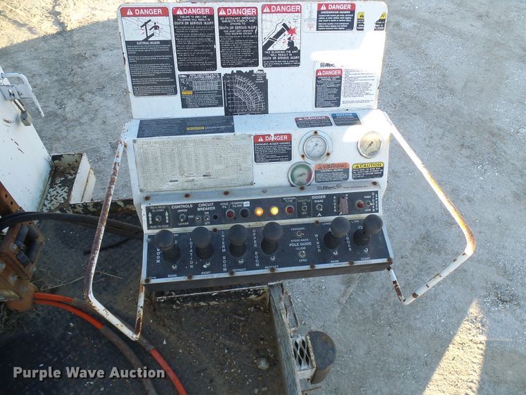 image for item DI0735 2006 Freightliner Business Class M2 digger derrick truck