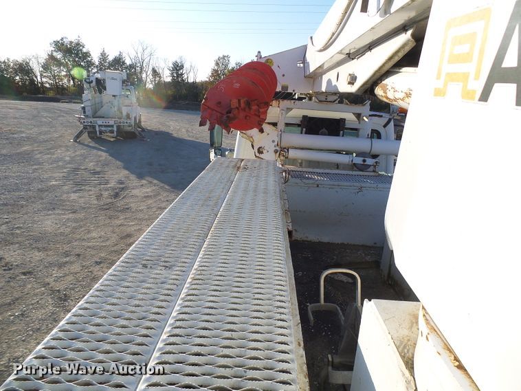 image for item DI0735 2006 Freightliner Business Class M2 digger derrick truck