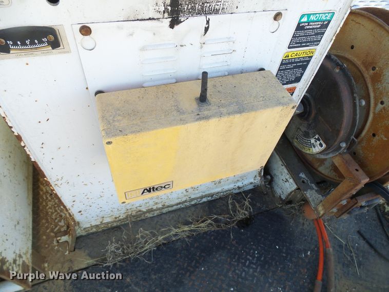 image for item DI0735 2006 Freightliner Business Class M2 digger derrick truck