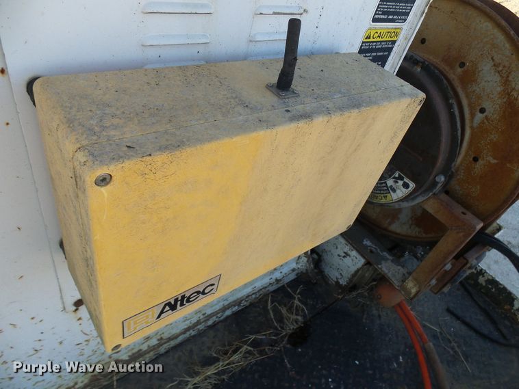 image for item DI0735 2006 Freightliner Business Class M2 digger derrick truck