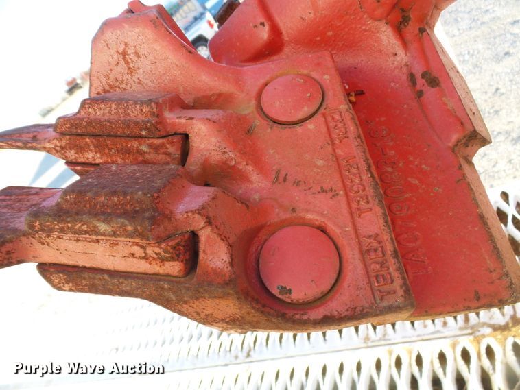 image for item DI0735 2006 Freightliner Business Class M2 digger derrick truck