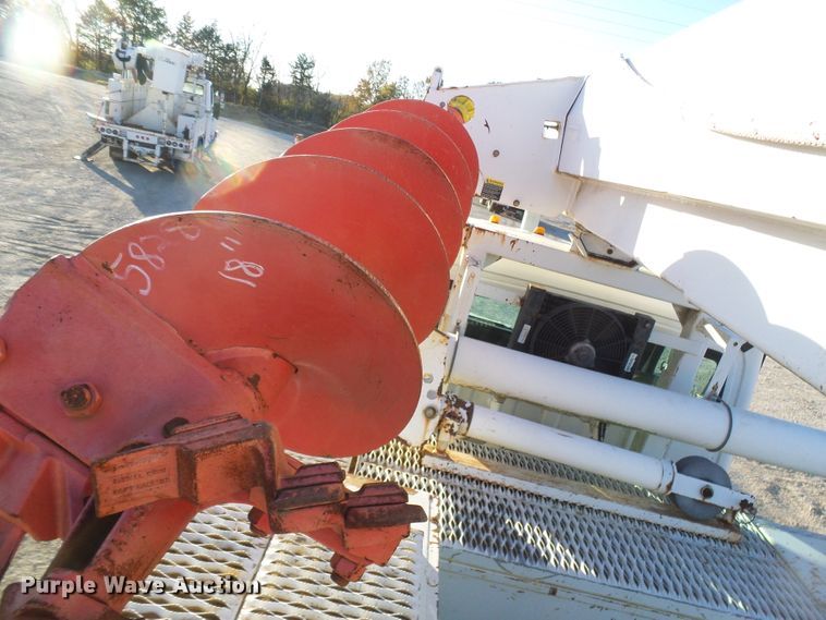 image for item DI0735 2006 Freightliner Business Class M2 digger derrick truck