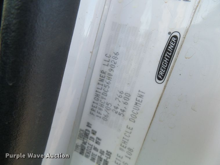 image for item DI0735 2006 Freightliner Business Class M2 digger derrick truck