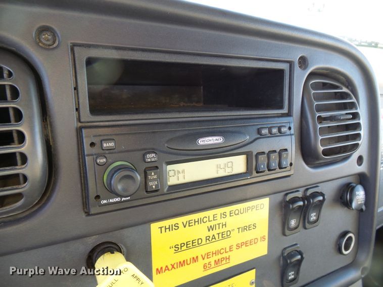 image for item DI0735 2006 Freightliner Business Class M2 digger derrick truck