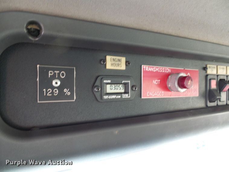 image for item DI0735 2006 Freightliner Business Class M2 digger derrick truck