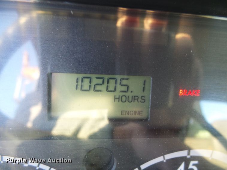 image for item DI0735 2006 Freightliner Business Class M2 digger derrick truck