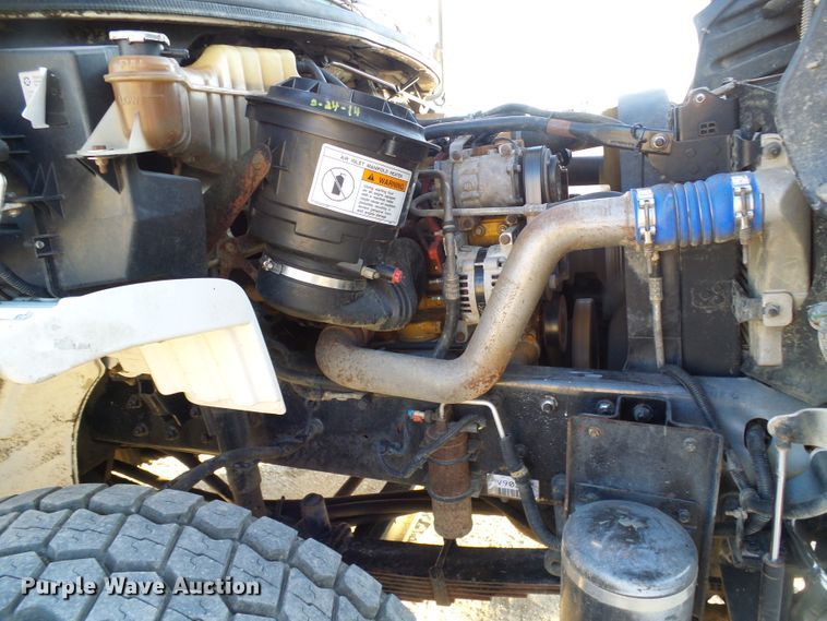 image for item DI0735 2006 Freightliner Business Class M2 digger derrick truck