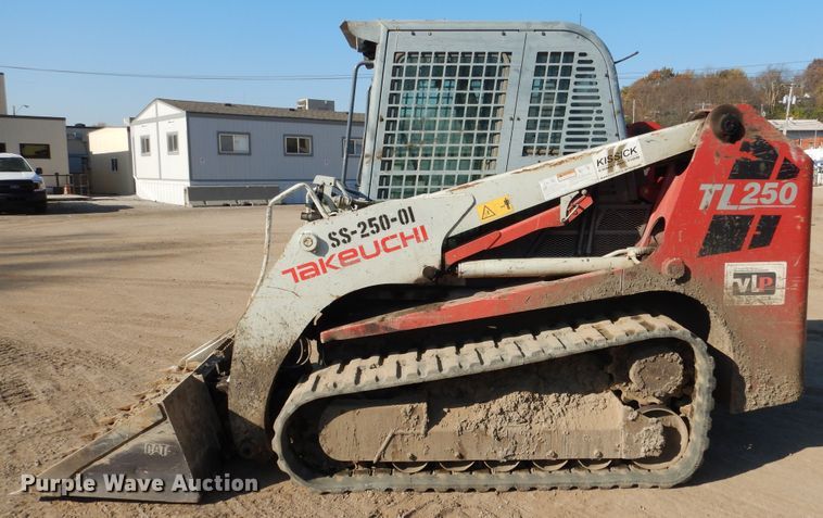image for item DY9859 2011 Takeuchi TL250 skid steer